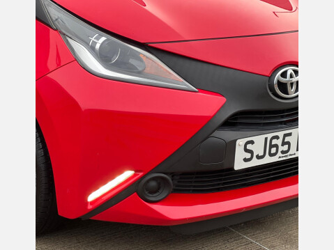 Toyota Aygo 1.0 VVT-i x Euro 5 5dr Euro 5 4