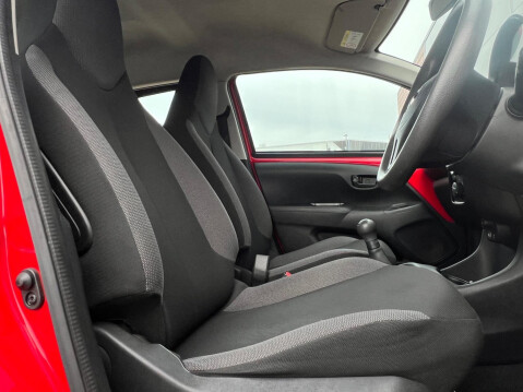 Toyota Aygo 1.0 VVT-i x Euro 5 5dr Euro 5 29