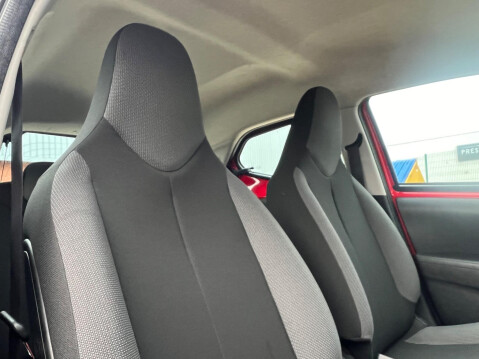 Toyota Aygo 1.0 VVT-i x Euro 5 5dr Euro 5 30