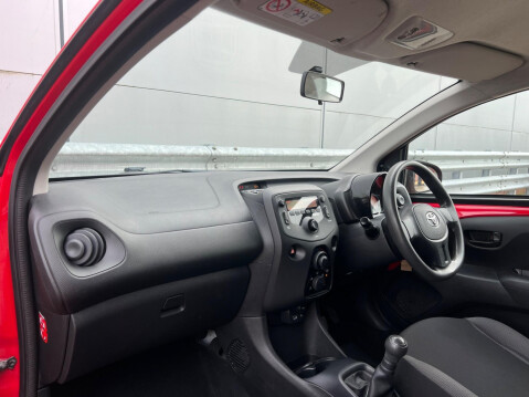 Toyota Aygo 1.0 VVT-i x Euro 5 5dr Euro 5 31