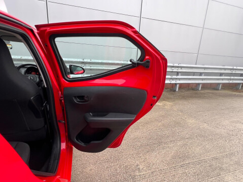 Toyota Aygo 1.0 VVT-i x Euro 5 5dr Euro 5 39