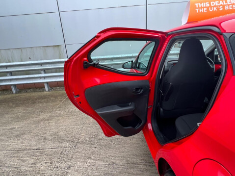 Toyota Aygo 1.0 VVT-i x Euro 5 5dr Euro 5 40