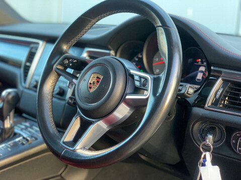 Porsche Macan 3.0 TD V6 S PDK 4WD Euro 6 (s/s) 5dr 40
