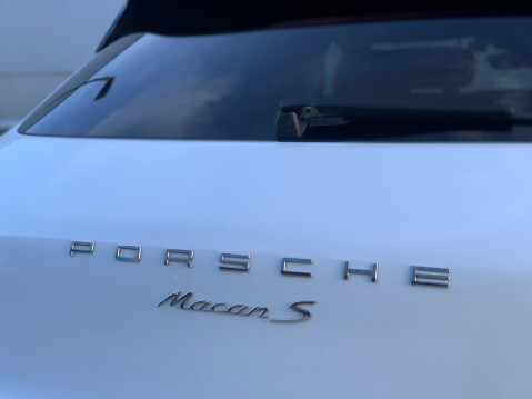 Porsche Macan 3.0 TD V6 S PDK 4WD Euro 6 (s/s) 5dr 36