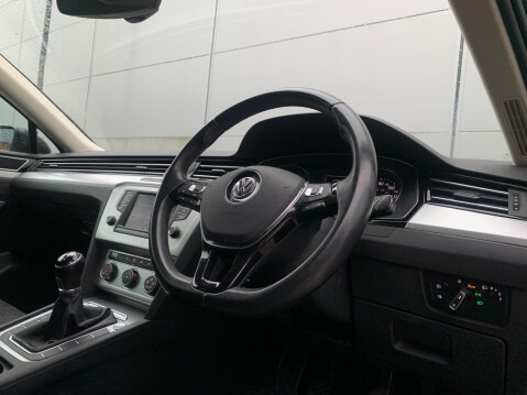 Volkswagen Passat 2.0 TDI BlueMotion Tech SE Business Euro 6 (s/s) 5dr 29