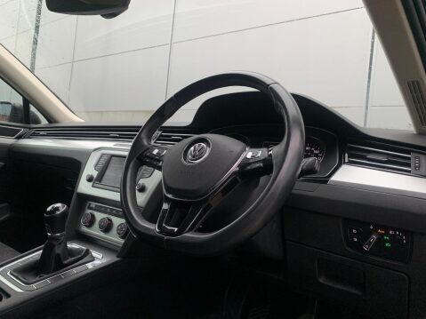 Volkswagen Passat 2.0 TDI BlueMotion Tech SE Business Euro 6 (s/s) 5dr 29