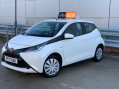Toyota Aygo 1.0 VVT-i x-play Euro 6 5dr 3