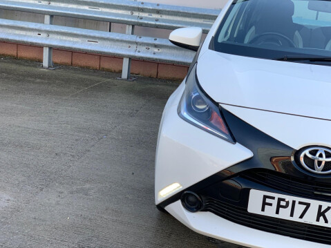 Toyota Aygo 1.0 VVT-i x-play Euro 6 5dr 6