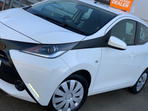 Toyota Aygo 1.0 VVT-i x-play Euro 6 5dr 11