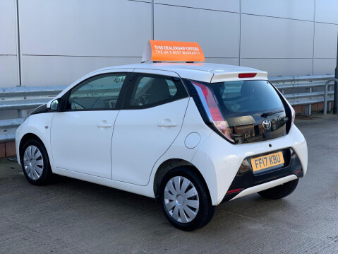 Toyota Aygo 1.0 VVT-i x-play Euro 6 5dr 18