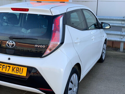 Toyota Aygo 1.0 VVT-i x-play Euro 6 5dr 19
