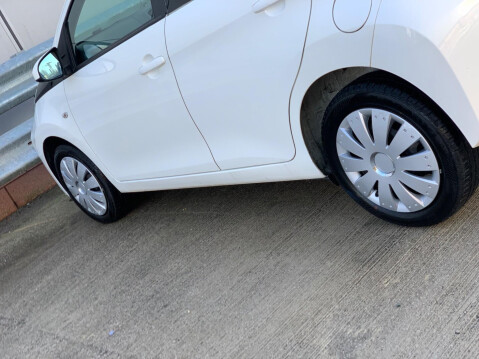 Toyota Aygo 1.0 VVT-i x-play Euro 6 5dr 26