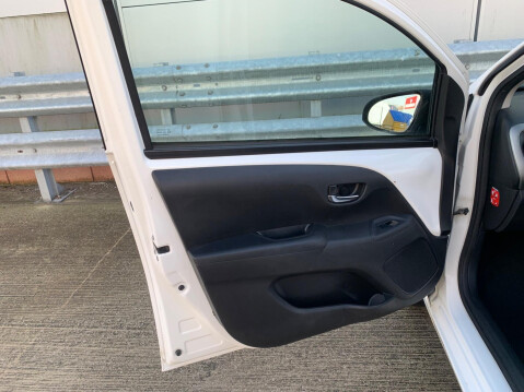 Toyota Aygo 1.0 VVT-i x-play Euro 6 5dr 49