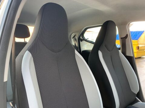 Toyota Aygo 1.0 VVT-i x-play Euro 6 5dr 29