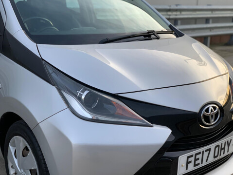 Toyota Aygo 1.0 VVT-i x-play Euro 6 5dr 7