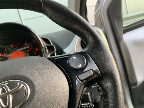 Toyota Aygo 1.0 VVT-i x-play Euro 6 5dr 33