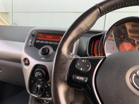Toyota Aygo 1.0 VVT-i x-play Euro 6 5dr 34