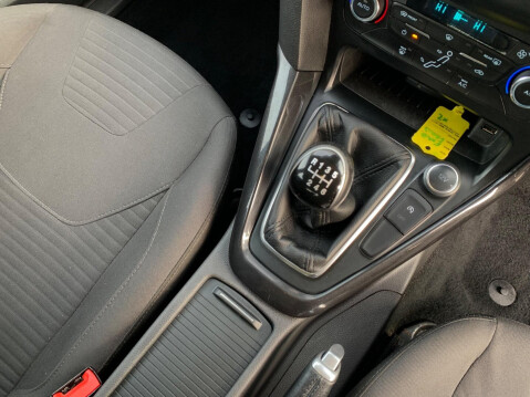 Ford Focus 1.5 TDCi Titanium Euro 6 (s/s) 5dr 33
