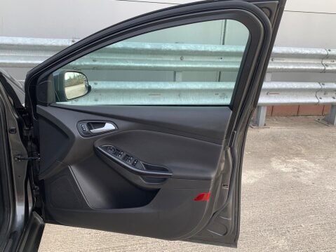 Ford Focus 1.5 TDCi Titanium Euro 6 (s/s) 5dr 35