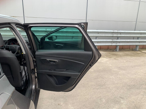 SEAT Leon 2.0 TDI CR FR Sport Tourer Euro 5 (s/s) 5dr 30