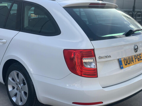 Skoda Superb 1.6 TDI S GreenLine III Euro 5 (s/s) 5dr 18