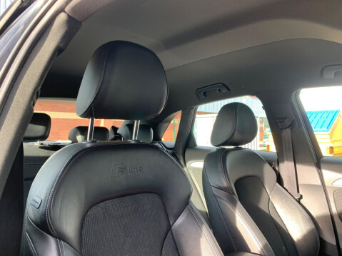 Audi Q3 2.0 TDI S line Euro 5 (s/s) 5dr 23