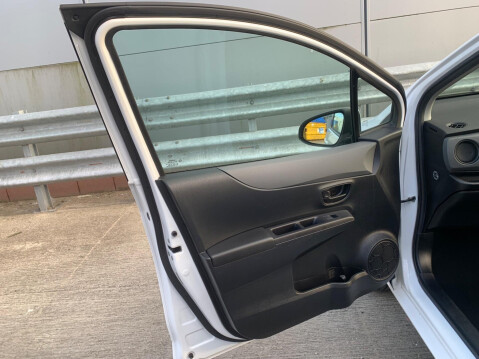 Toyota Yaris 1.0 VVT-i Edition Euro 5 5dr 24