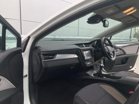 Toyota Avensis 1.6 D-4D Business Edition Touring Sports Euro 6 (s/s) 5dr 33