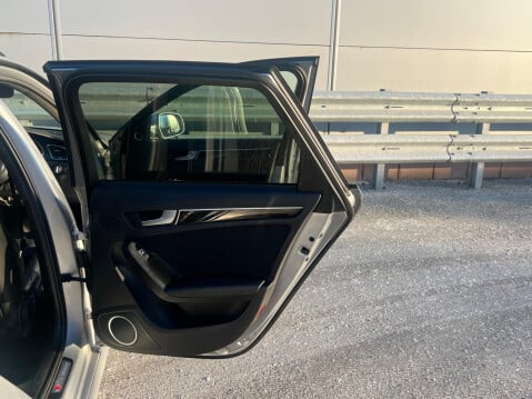 Audi A4 2.0 TDI Black Edition Euro 5 (s/s) 5dr 26