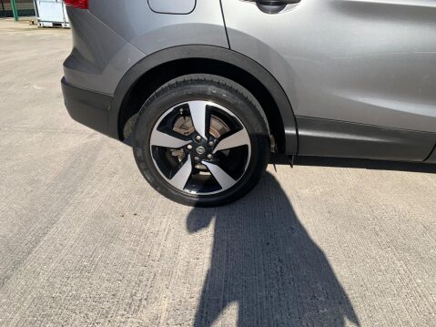 Nissan Qashqai 1.5 dCi n-tec+ 2WD Euro 5 (s/s) 5dr 14