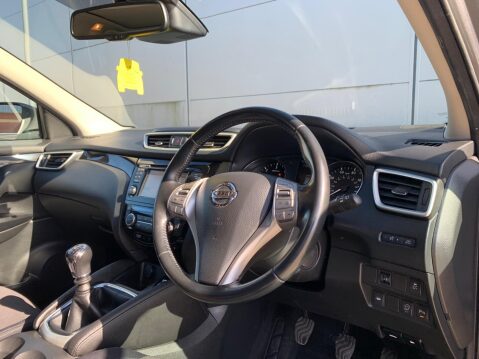 Nissan Qashqai 1.5 dCi n-tec+ 2WD Euro 5 (s/s) 5dr 30