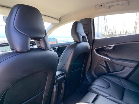 Volvo V40 2.0 D2 Inscription Euro 6 (s/s) 5dr 30