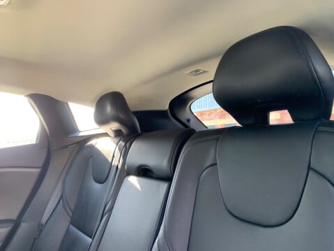 Volvo V40 2.0 D2 Inscription Euro 6 (s/s) 5dr 29