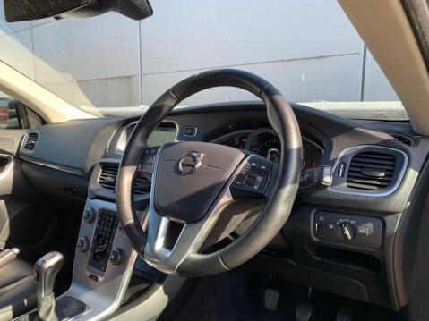 Volvo V40 2.0 D2 Inscription Euro 6 (s/s) 5dr 21