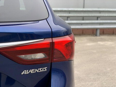 Toyota Avensis 1.6 D-4D Business Edition Plus Touring Sports Euro 6 (s/s) 5dr 11