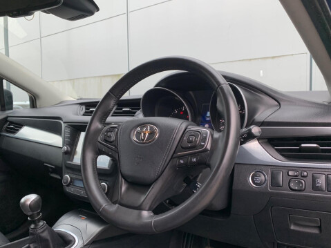 Toyota Avensis 1.6 D-4D Business Edition Plus Touring Sports Euro 6 (s/s) 5dr 19
