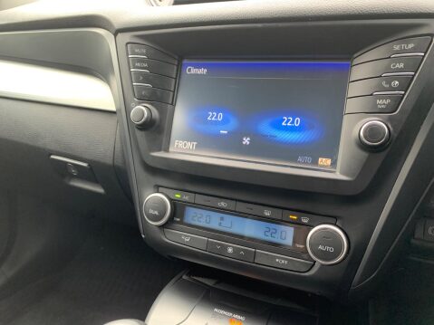 Toyota Avensis 1.6 D-4D Business Edition Plus Touring Sports Euro 6 (s/s) 5dr 38