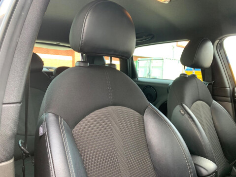 Mini Countryman 1.6 Cooper Euro 5 (s/s) 5dr 32