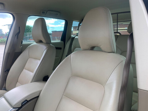 Volvo XC70 2.4 D5 SE Lux Geartronic AWD Euro 5 5dr 40