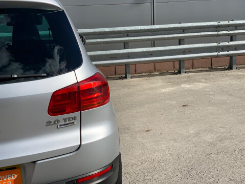 Volkswagen Tiguan 2.0 TDI BlueMotion Tech Match 2WD Euro 5 (s/s) 5dr 21