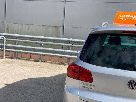 Volkswagen Tiguan 2.0 TDI BlueMotion Tech Match 2WD Euro 5 (s/s) 5dr 22