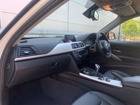BMW 3 Series 2.0 320d ED EfficientDynamics Business Touring Euro 5 (s/s) 5dr 26