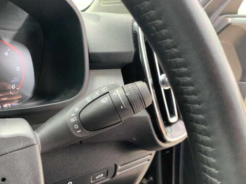 Volvo XC40 2.0 D3 Momentum Pro Euro 6 (s/s) 5dr 37
