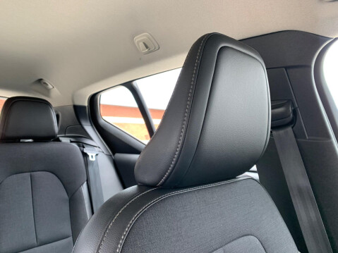 Volvo XC40 2.0 D3 Momentum Pro Euro 6 (s/s) 5dr 46