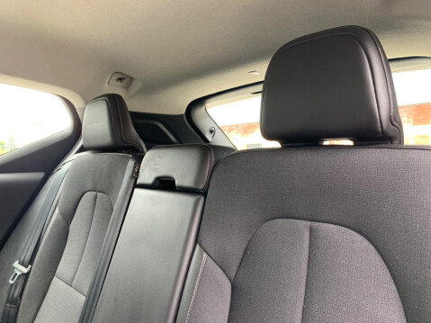 Volvo XC40 2.0 D3 Momentum Pro Euro 6 (s/s) 5dr 53