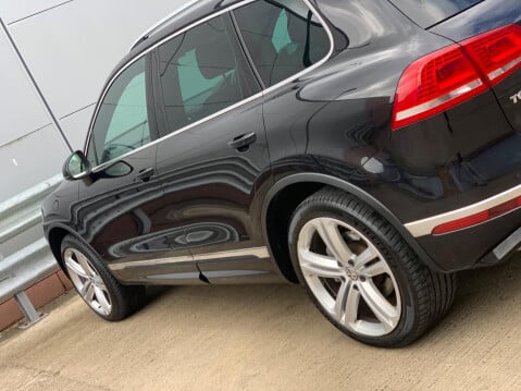 Volkswagen Touareg 3.0 TDI V6 R-Line Plus Tiptronic 4WD Euro 6 (s/s) 5dr 23