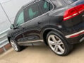 Volkswagen Touareg 3.0 TDI V6 R-Line Plus Tiptronic 4WD Euro 6 (s/s) 5dr 23