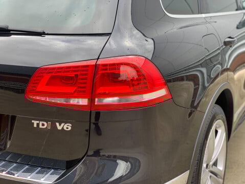 Volkswagen Touareg 3.0 TDI V6 R-Line Plus Tiptronic 4WD Euro 6 (s/s) 5dr 25