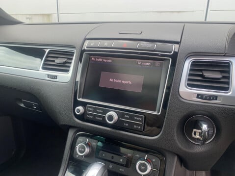Volkswagen Touareg 3.0 TDI V6 R-Line Plus Tiptronic 4WD Euro 6 (s/s) 5dr 52