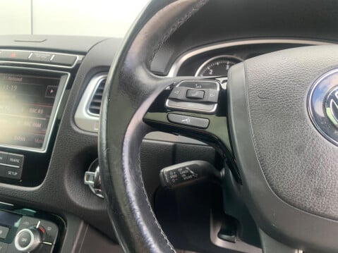 Volkswagen Touareg 3.0 TDI V6 R-Line Plus Tiptronic 4WD Euro 6 (s/s) 5dr 59